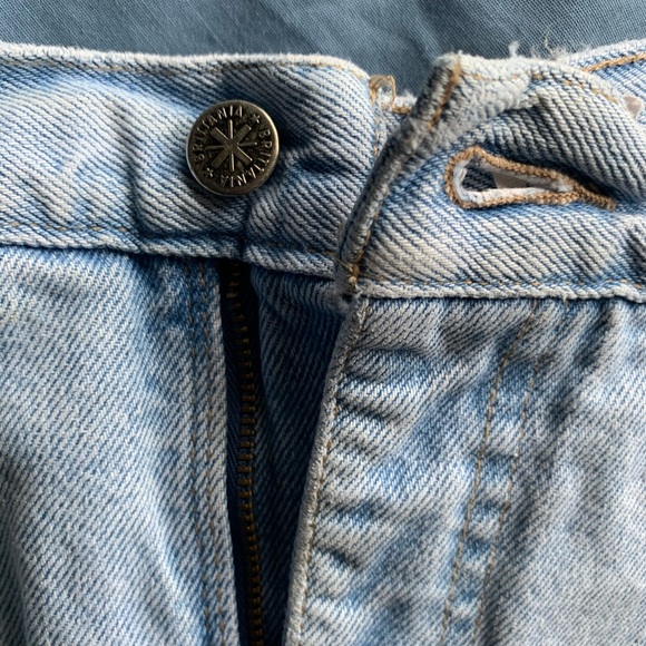 Vintage Distressed Cutoff Denim Mom Shorts - Picture 7 of 8